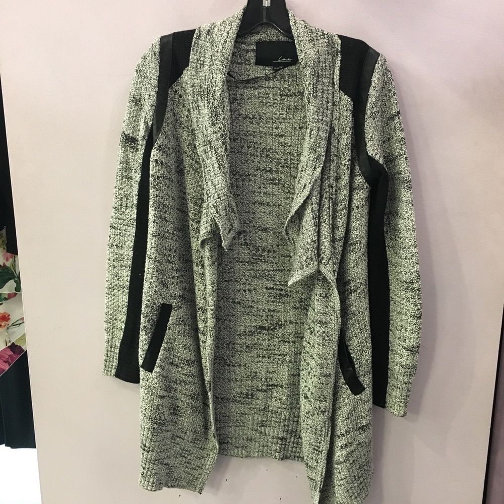 Line Cardigan
